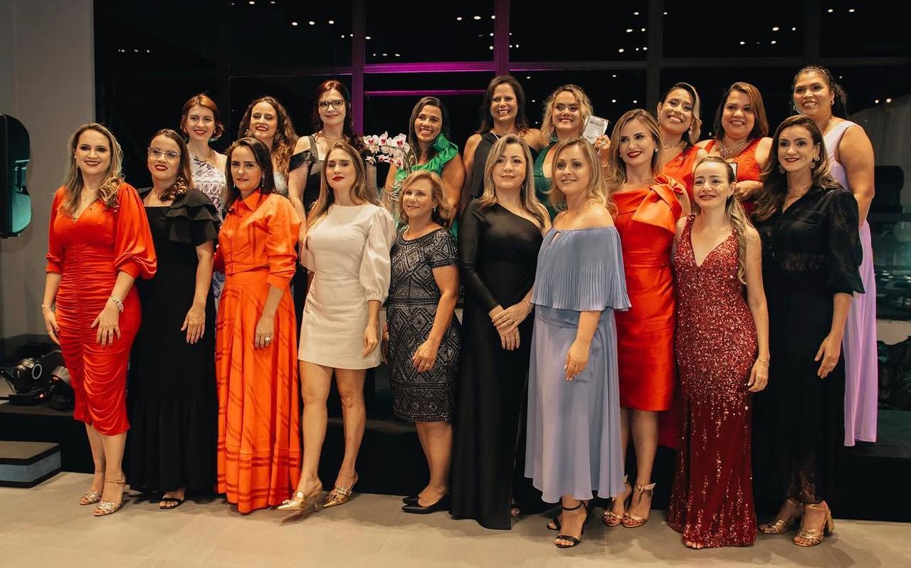 Mulheres empreendedoras reunidas